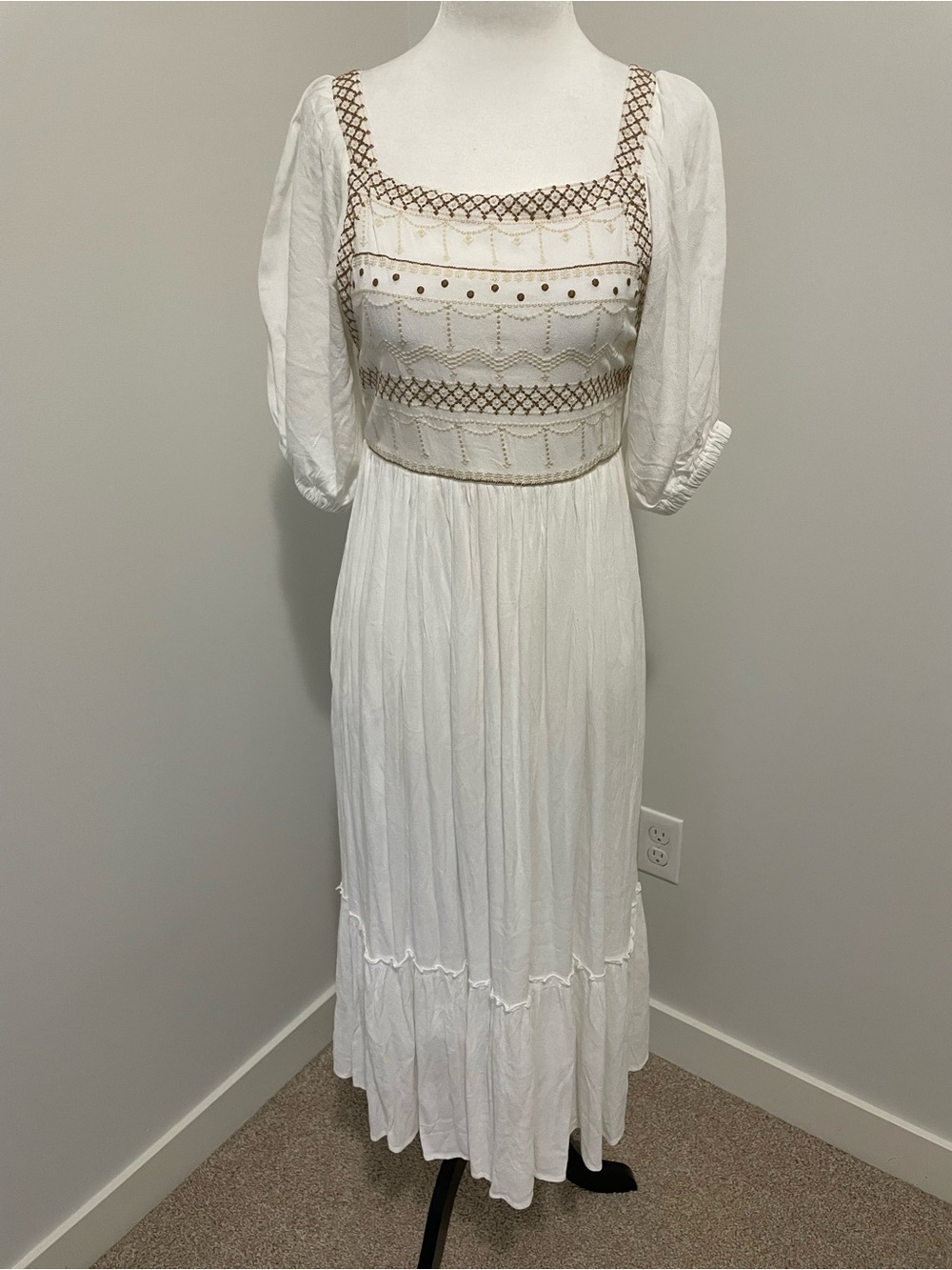 In Loom White Prairie Midi Dress with Brown Embroidery Top - Size Small - NWT